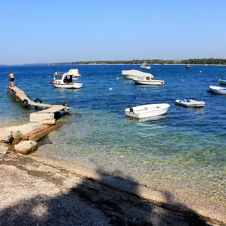 Apartman With A Parking Space Stinjan, - 7369 Póla