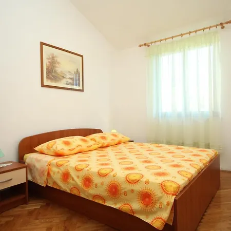 With A Parking Space Stinjan, - 7369 Póla