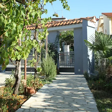 With A Parking Space Stinjan, - 7369 Apartman Póla