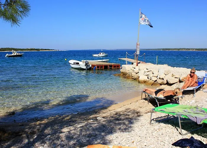 With A Parking Space Stinjan, - 7369 Πούλα