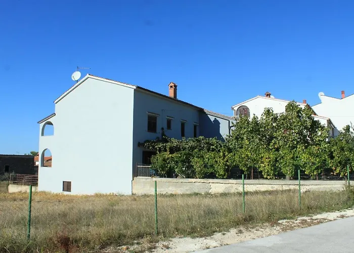 With A Parking Space Stinjan, - 7369 *