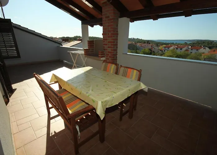 With A Parking Space Stinjan, - 7369 *