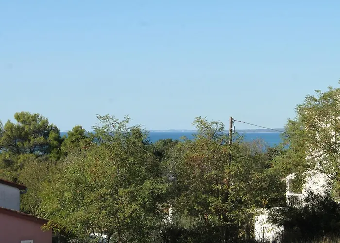 With A Parking Space Stinjan, - 7369