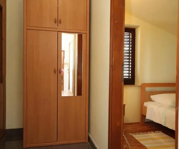 With A Parking Space Stinjan, - 7369 *