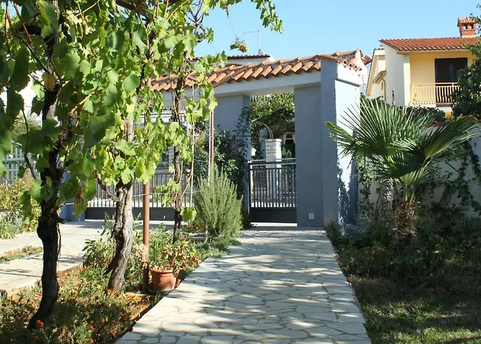 With A Parking Space Stinjan, - 7369 Apartment Pula