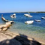 Apartamento With A Parking Space Stinjan, - 7369 Pula