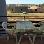 With A Parking Space Stinjan, - 7369 Apartamento *